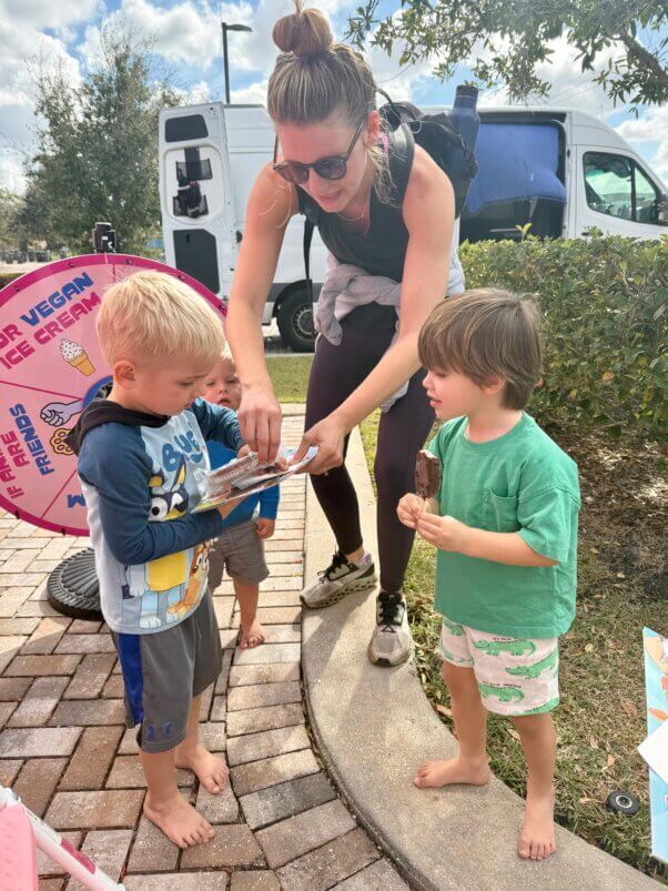 Two kids get free ice cream